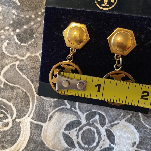 Gorgeous rare Tory Burch Goldtone earrings - Picture 6 of 6